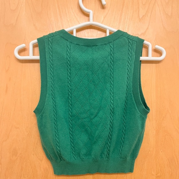 Aritzia Sun-deh Sunday Best Cropped Quinn Sweater Vest Green XS - Picture 2 of 4